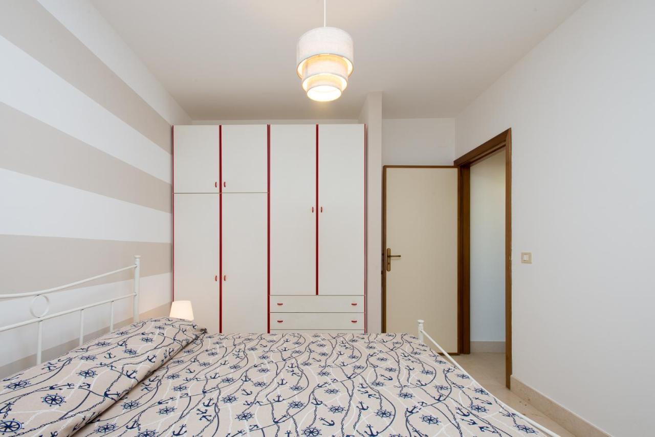 Beach Studios con accesso diretto alla spiaggia Torre Pali Esterno foto